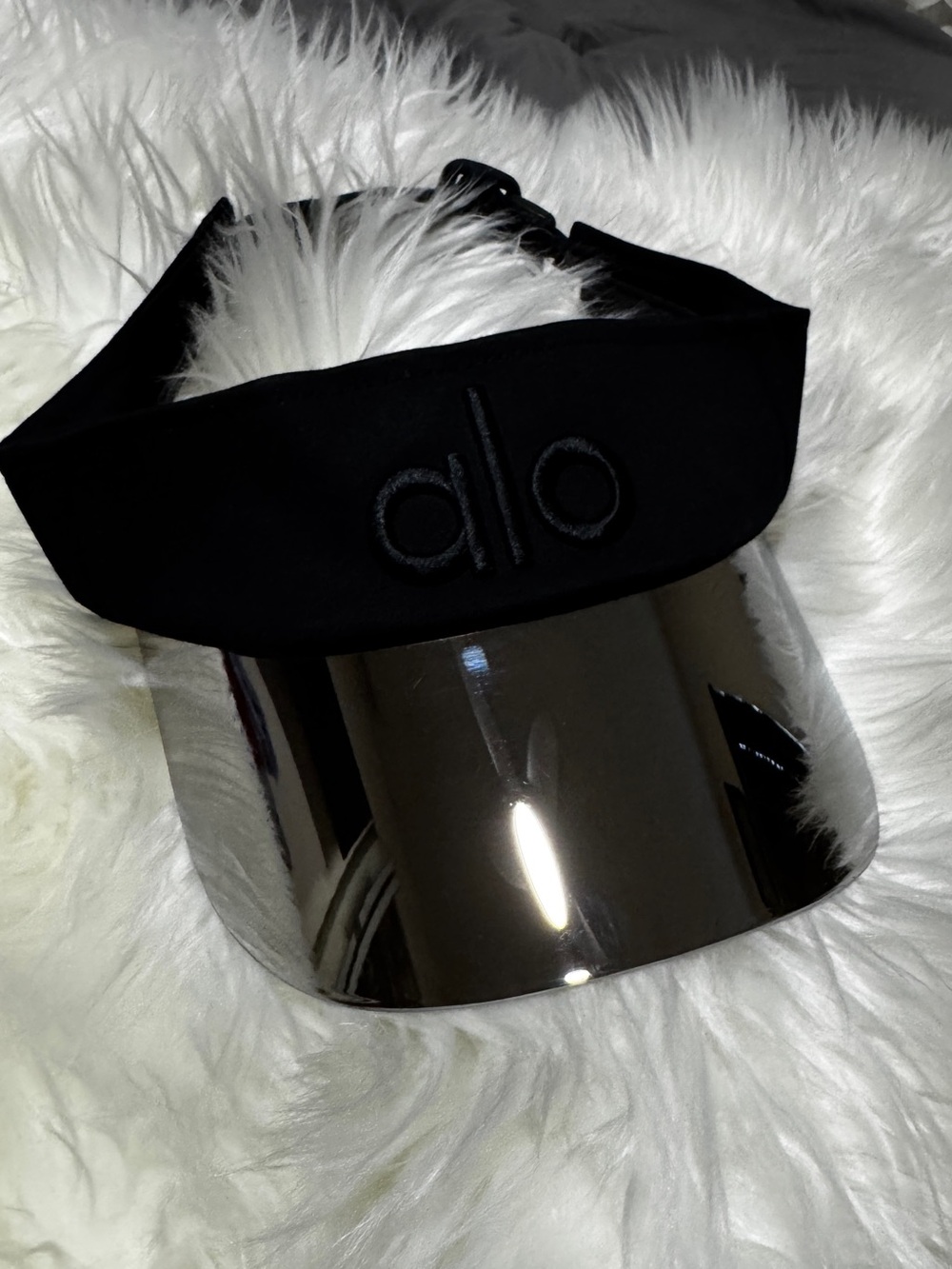 Alo- yoga visor- black